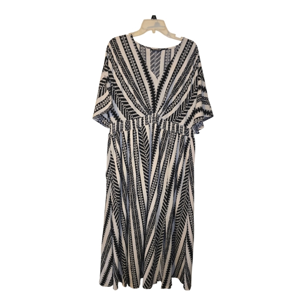BloomChic Black White Maxi Dress Dolman Sleeve Size 18/20 Boho Western Stripe